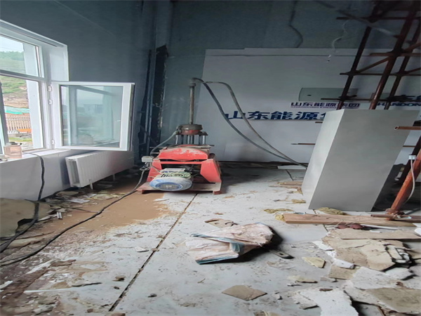 金凤地基基础下沉墙体裂缝加固注浆顶升施工